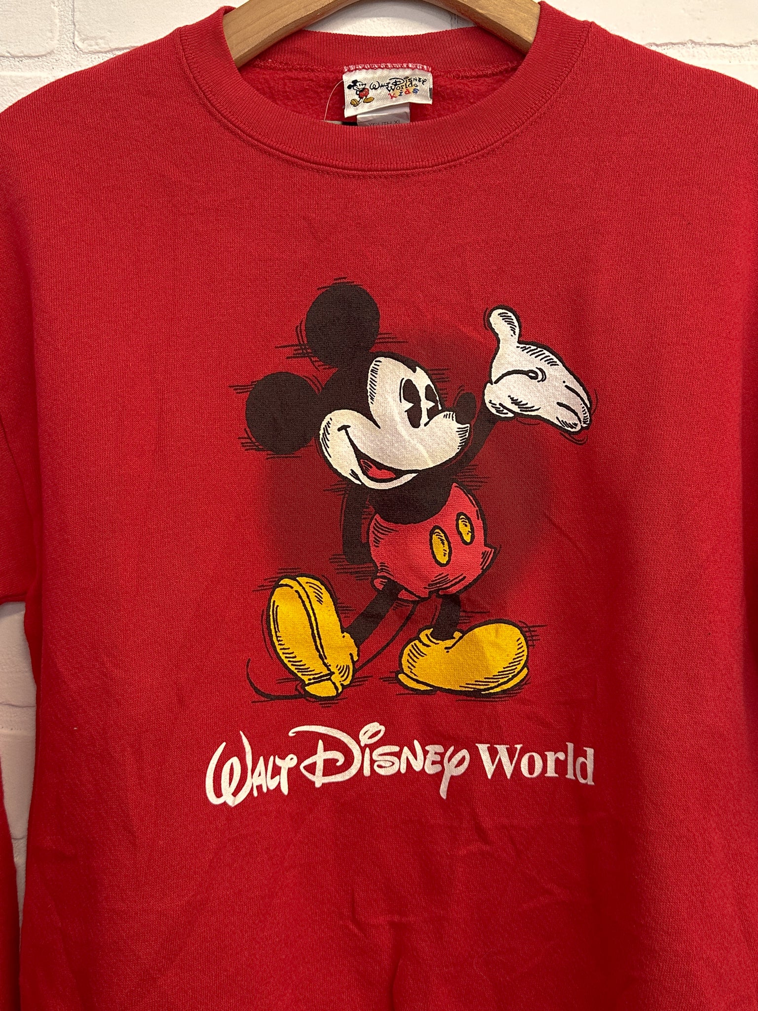 WALT DISNEY VINTAGE CREWNECK // RED