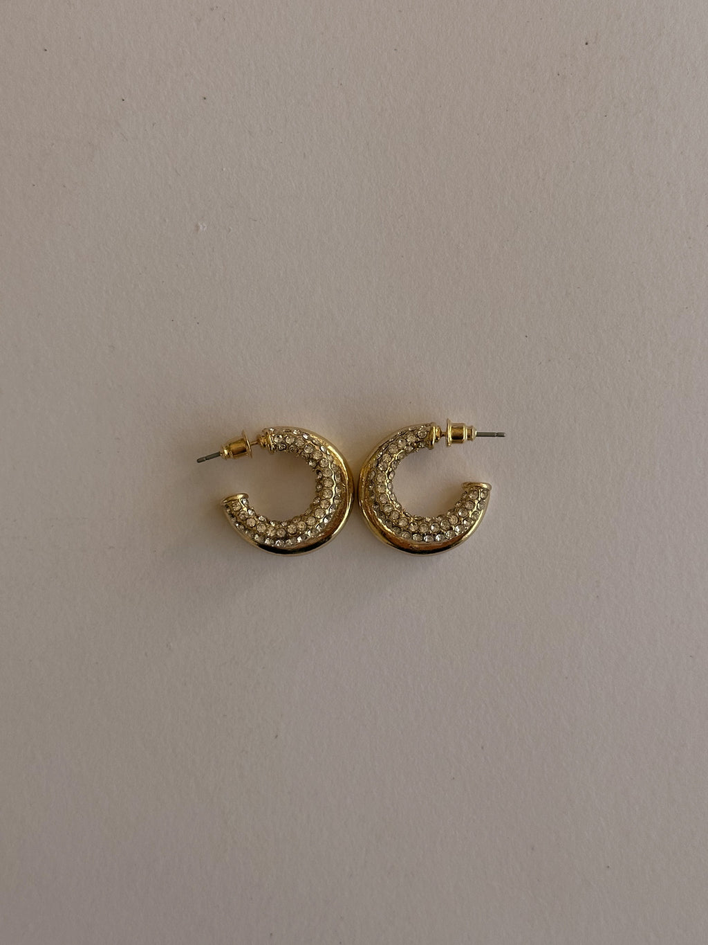 MINI CIRCLE BACK RHINESTONE HOOPS