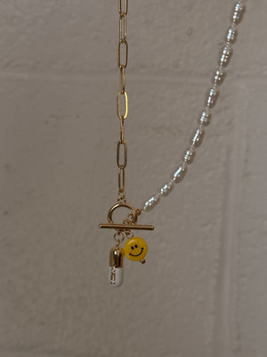 SMILE PEARL NECKLACE
