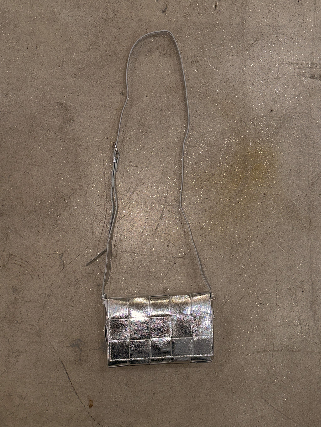 SILVER CASSETTE CROSSBODY