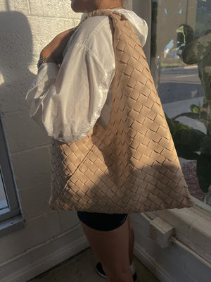 WOVEN SHOULDER BAG