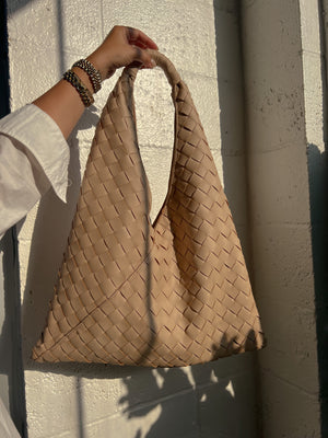 WOVEN SHOULDER BAG